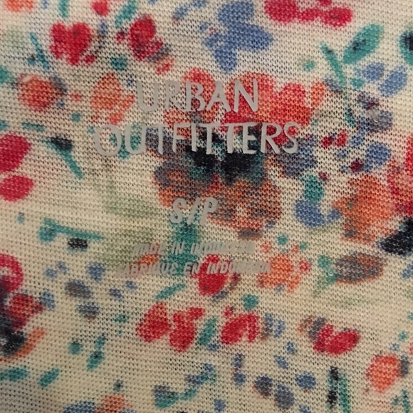 Urban outfitters S/P floral top - Picture 3 of 3