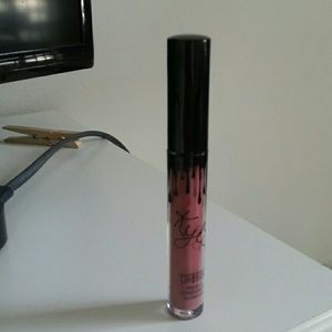 Kylie cosmetics authentic liquid lipstick