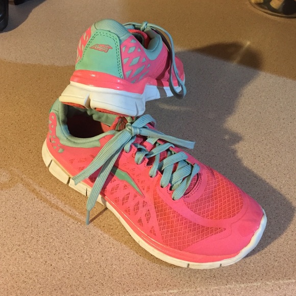 Shoes - Picture 2 of 4