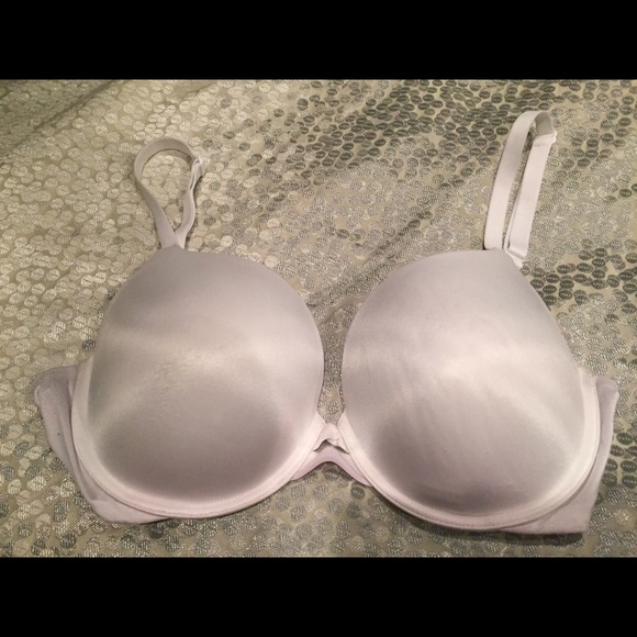 Victoria's Secret bra. 38D.