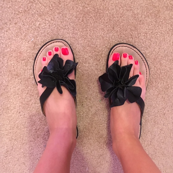 B.o.c black floral sandals