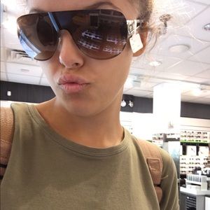 Meet your Posher, Sabrina