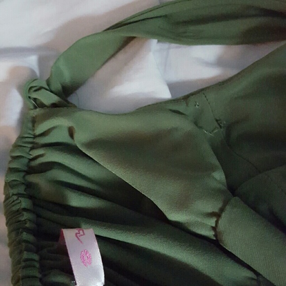 Green dress - Picture 3 of 3