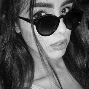 Meet your Posher, Raquel