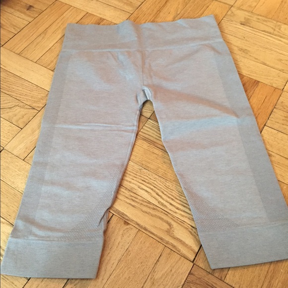 Lululemon thick woven Capri pants
