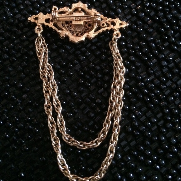 VINTAGE BROOCH, Red Enamel, red rhinestone - Picture 3 of 4