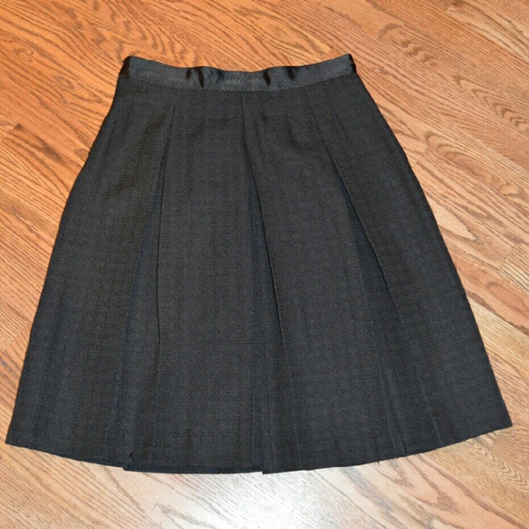 NWOT. Black Pleaded Skirt