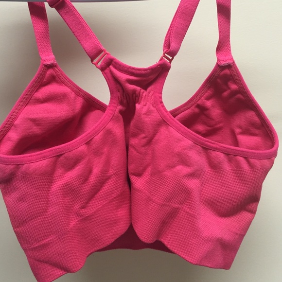underarmor bra! - Picture 3 of 3