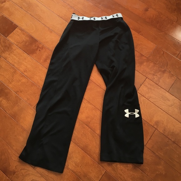 Like new Under Armour track pants