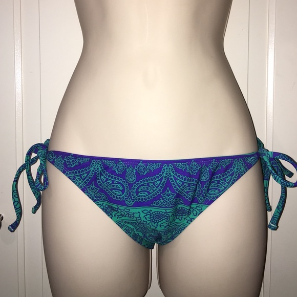 👙Xhilaration bikini bottom size Small