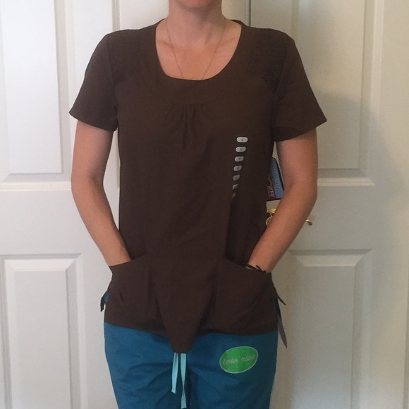 NWT Cherokee Scrub Top