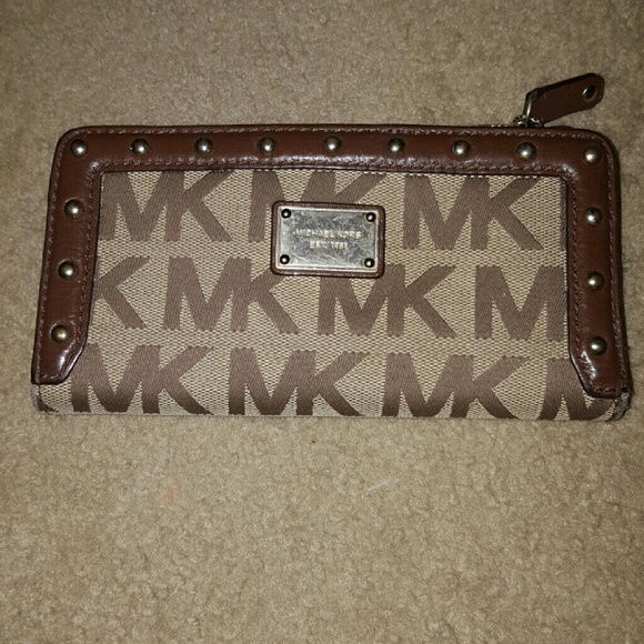 Michael kors wallet