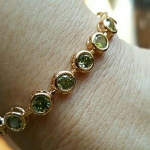 NWOT - Peridot bracelet