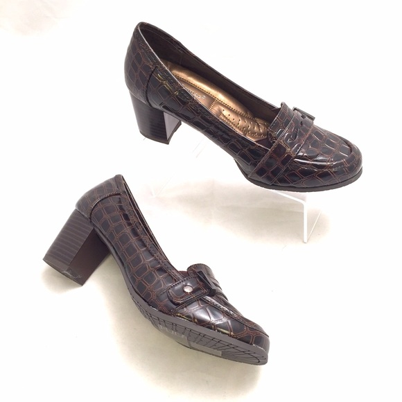 Pierre Dumas Brown Patent Block Heels - Picture 3 of 3