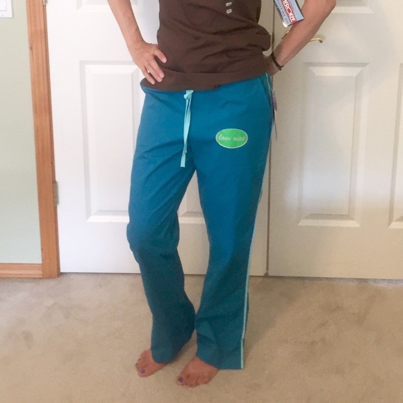 NWT Peaches Low Rise Scrub Pants