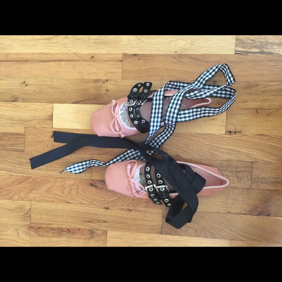 ballet flat with buckle and ribbons