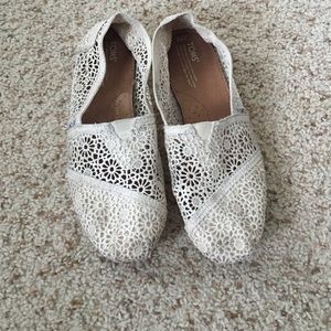 Cream crochet toms