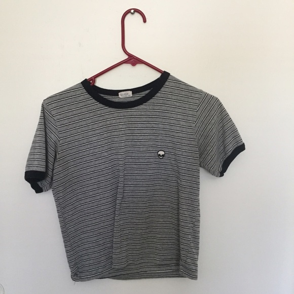Brandy Melville Alien Top - Picture 1 of 3