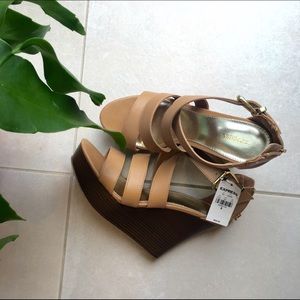 Express beige wedges