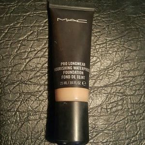 Barely Used Mac Pro Longwear Foundation