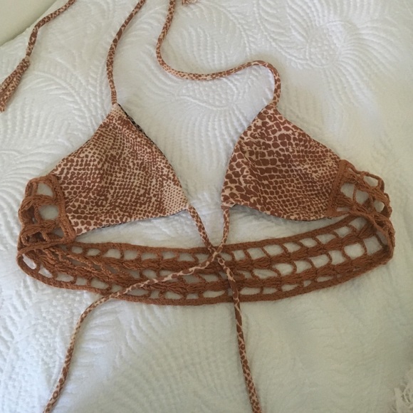 Acacia mud snake top