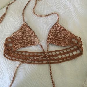 Acacia mud snake top