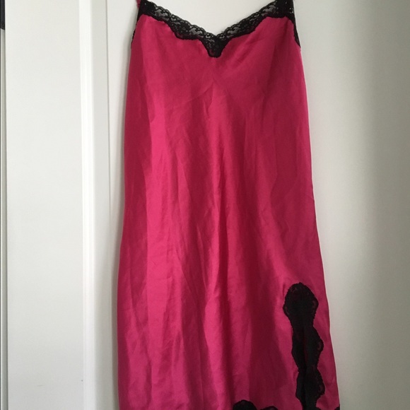 Victoria's Secret hot pink and black négligée