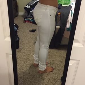 A&F white skinny jeans