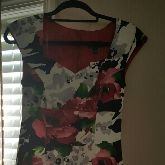 Dress - Picture 1 of 4