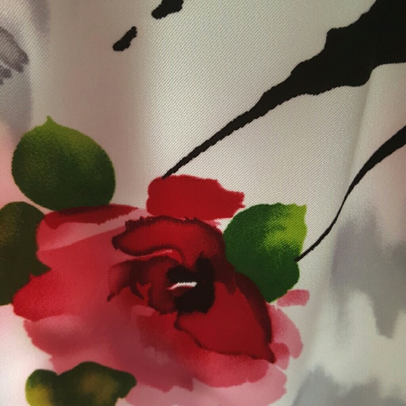 Dress - Picture 3 of 4