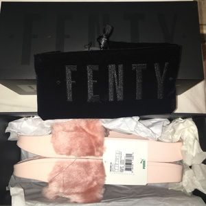 RARE RIHANNAXPUMA FENTY SLIDE SANDALS. PINK