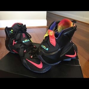 Lebron 12 data size 13