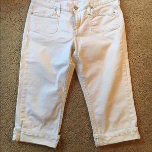 White jean capris