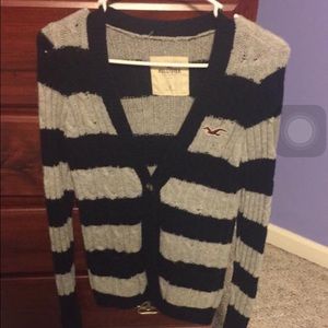 Hollister sweater size S