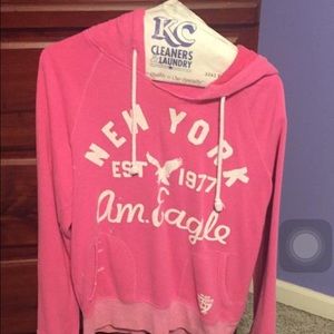 American Eagle pink swear shirt.