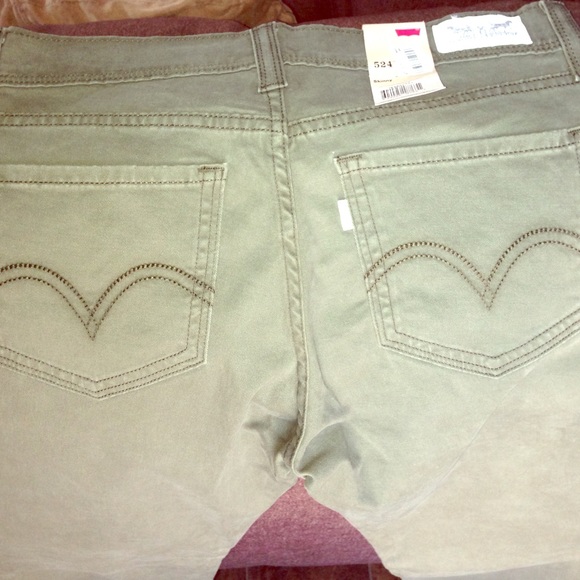 Levis Skinny Khakis