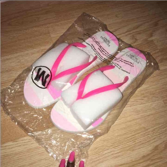 BNWT VS TOTE W/ MATCHING SANDALS - Picture 3 of 4