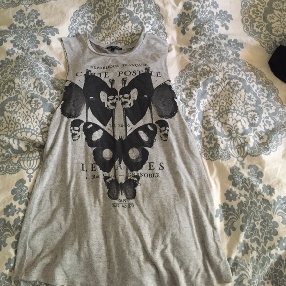 Cutoff sleeve tank top