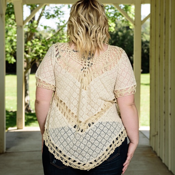 NWT Plus Size Crochet Top, Adorable! - Picture 2 of 3