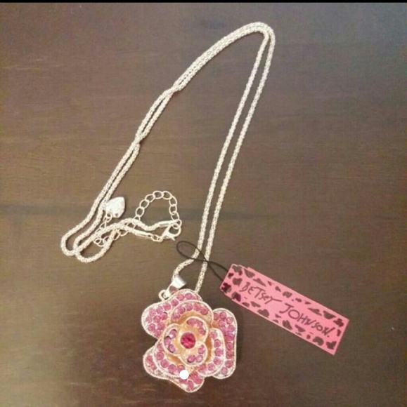 Betsey Johnson Flower Necklace - Picture 4 of 4