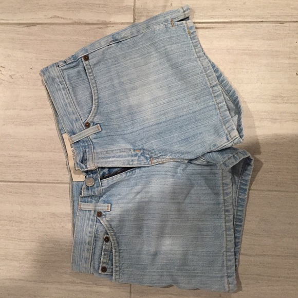 (SOLD) GAP Jean denim shorts