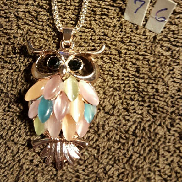 A HOOT OWL PENDANT NECKLACE - Picture 1 of 2