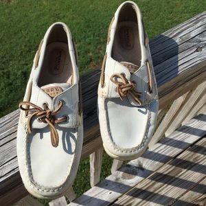 Sperry topsiders