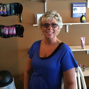 Meet your Posher, Debbie