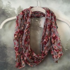 Rose pattern scarf