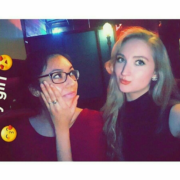 Meet your Posher, Monique - Picture 1 of 1