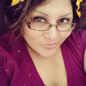 Meet your Posher, Mona