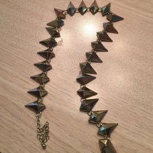 Arrow type dressy necklace