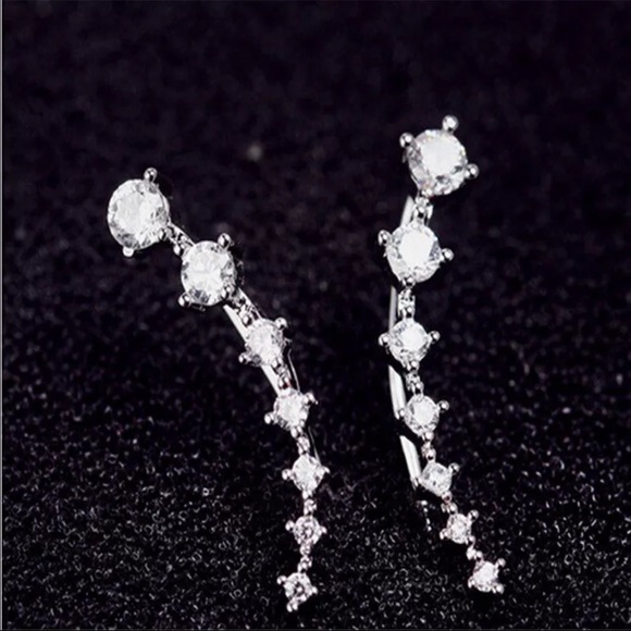 4 Prong 7 Piece CZ Crystal Earrings-Gold or Silver - Picture 3 of 8