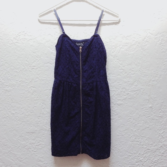 Floral Lace Dress with Front Zipper - Picture 2 of 4